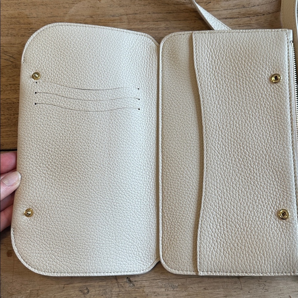 Cuyana Leather Phone Bag Crossbody – Ivory / Cream - Picture 5 of 11